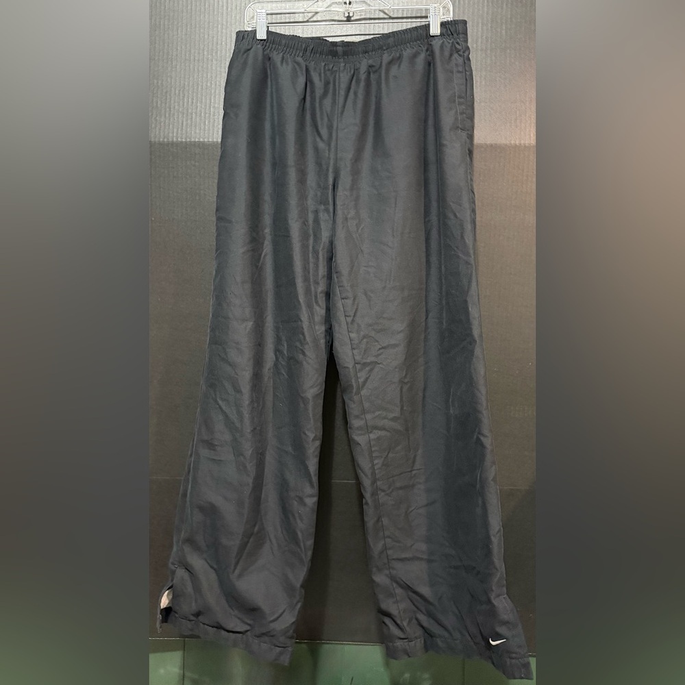 🍥Nike Black with Gray Lining Track Pants